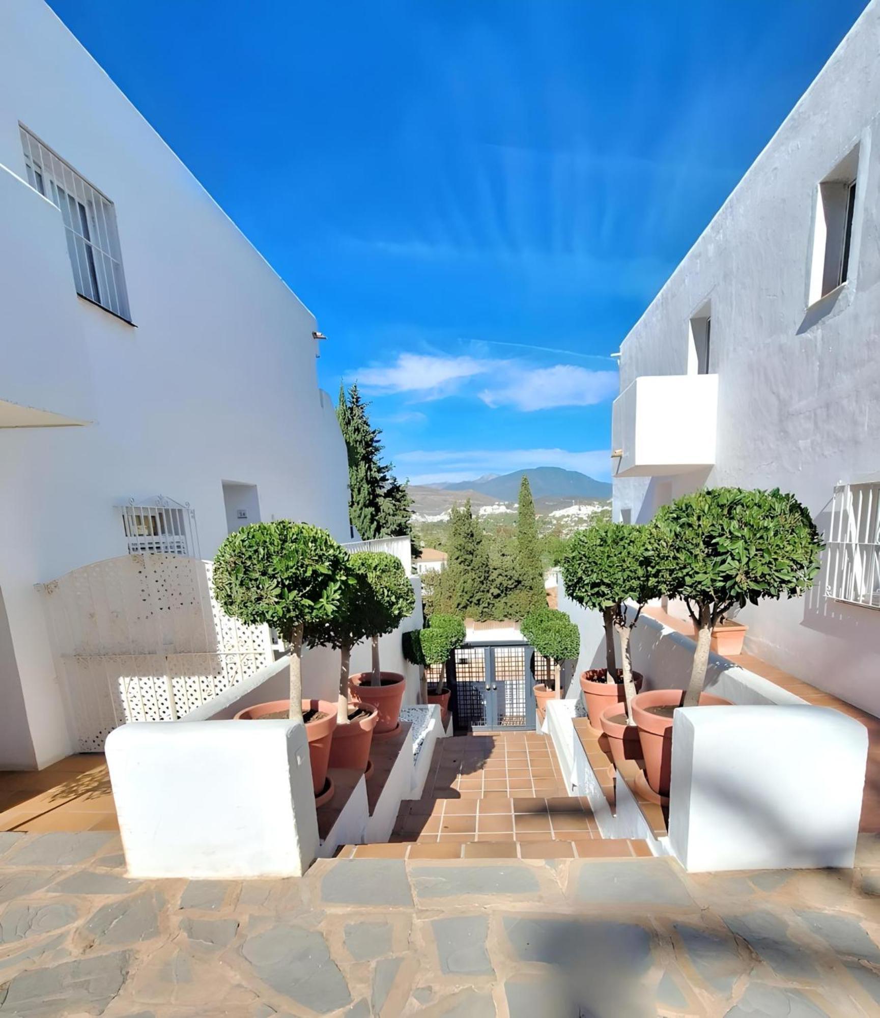 Gorgeous 2Br Apt. W/ Mountain View Puerto Banus Marbella Exterior photo