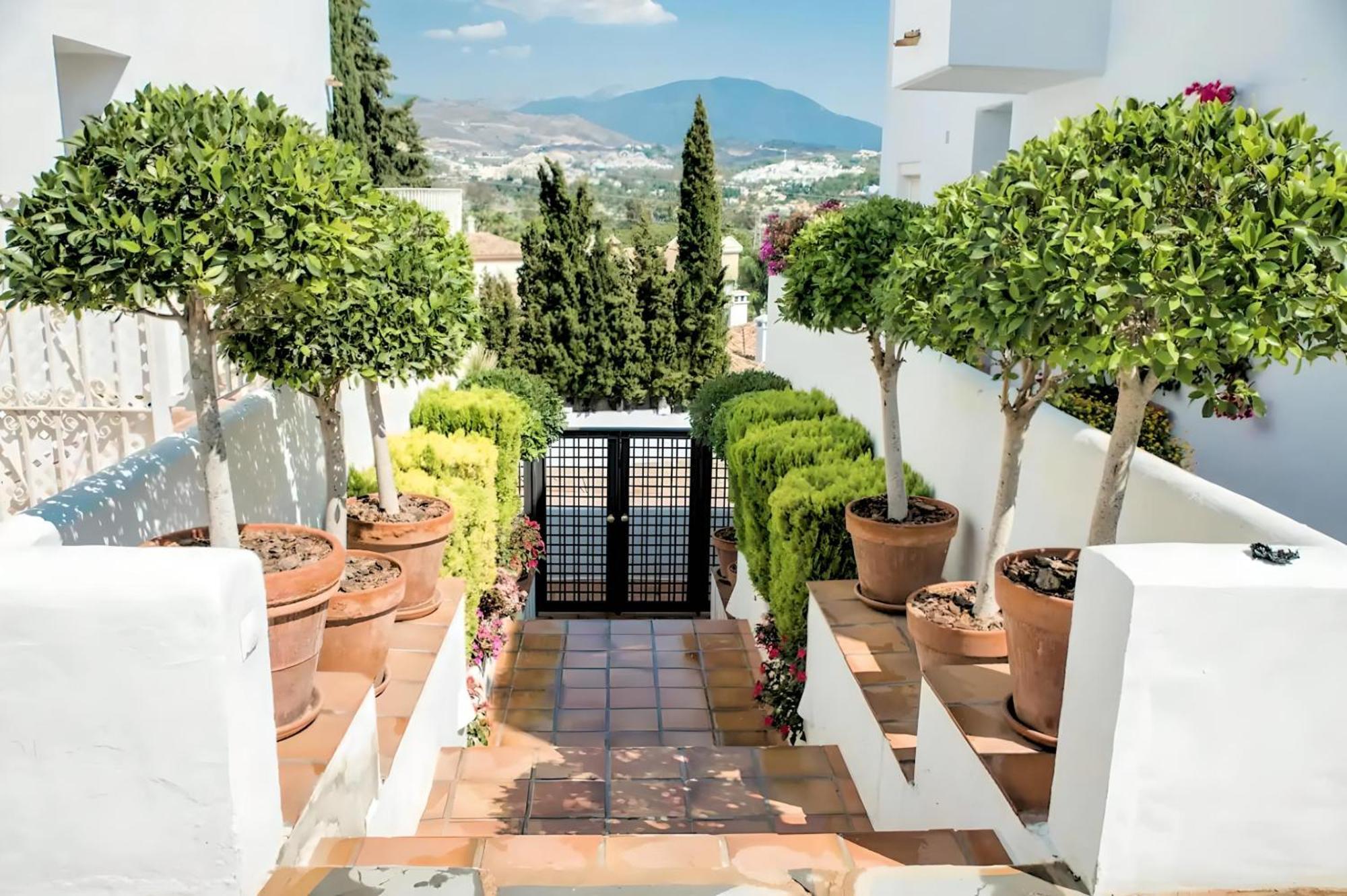 Gorgeous 2Br Apt. W/ Mountain View Puerto Banus Marbella Exterior photo