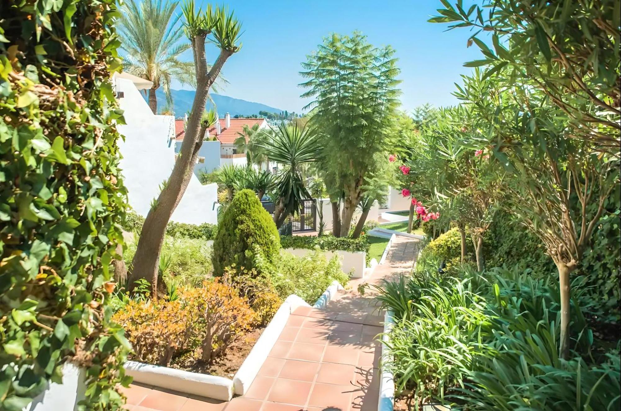 Gorgeous 2Br Apt. W/ Mountain View Puerto Banus Marbella Exterior photo